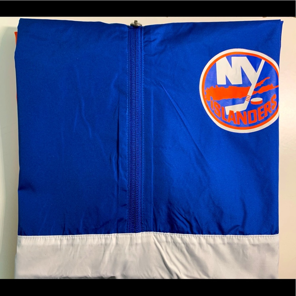 New York Islanders light weight pull over